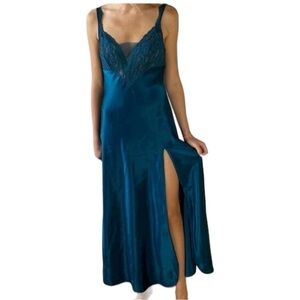 Vintage Victoria’s secret Elegant Teal Lace Trim Nightgown